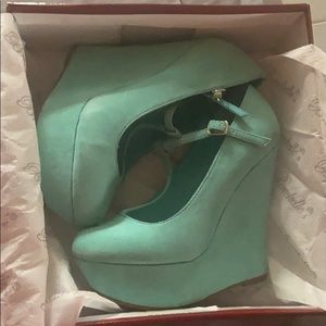 Mint heels